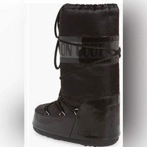 Moon boots brand new